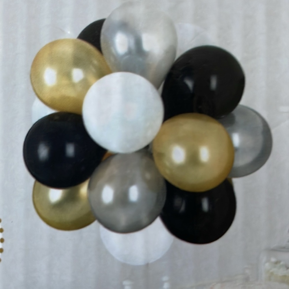 Air-Filled Latex Balloon Chandelier 21 Latex Balloons